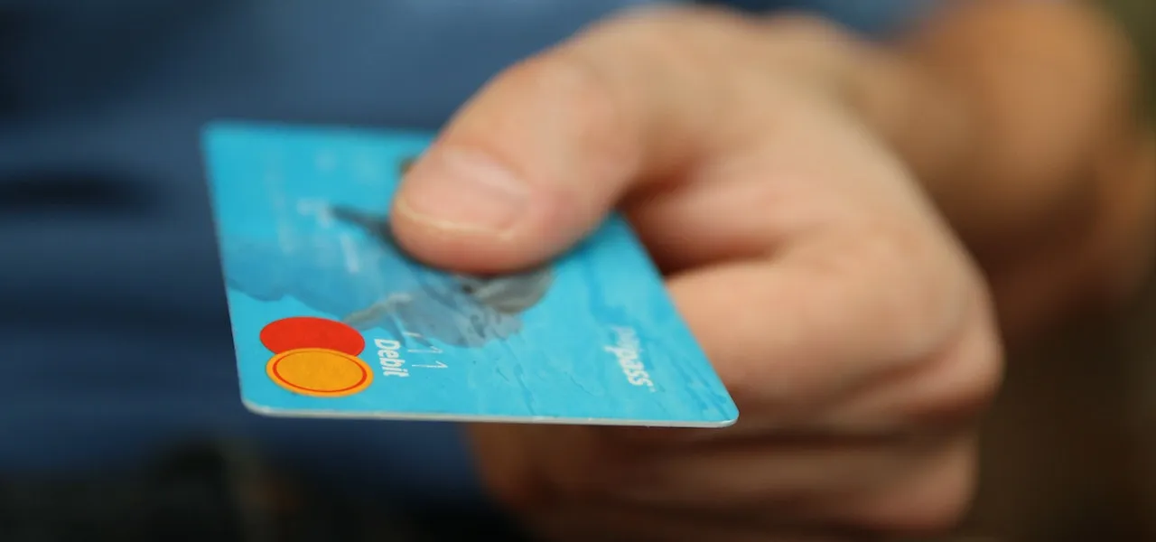 Carte di credito online: consigli su come richiederne una e rischi